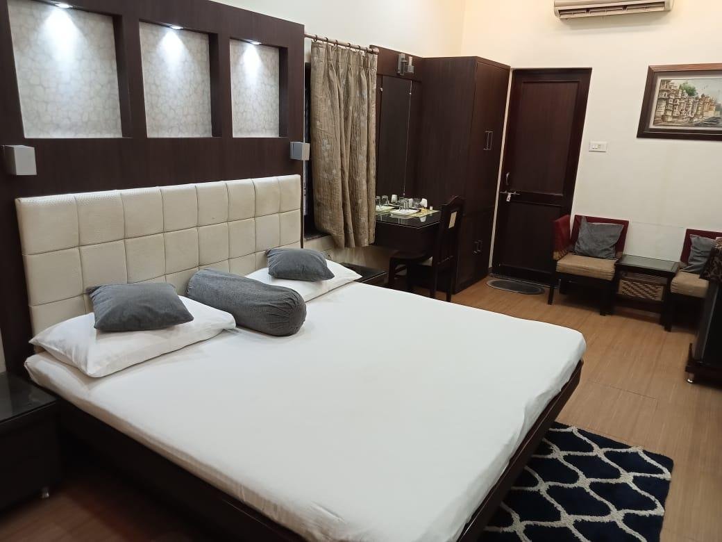 Alka Hotel (Ghatside) - Gallery Image
